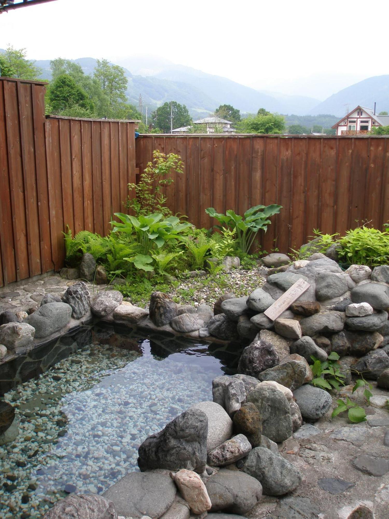 Alpine Wind Bed & Breakfast Hakuba Exterior photo
