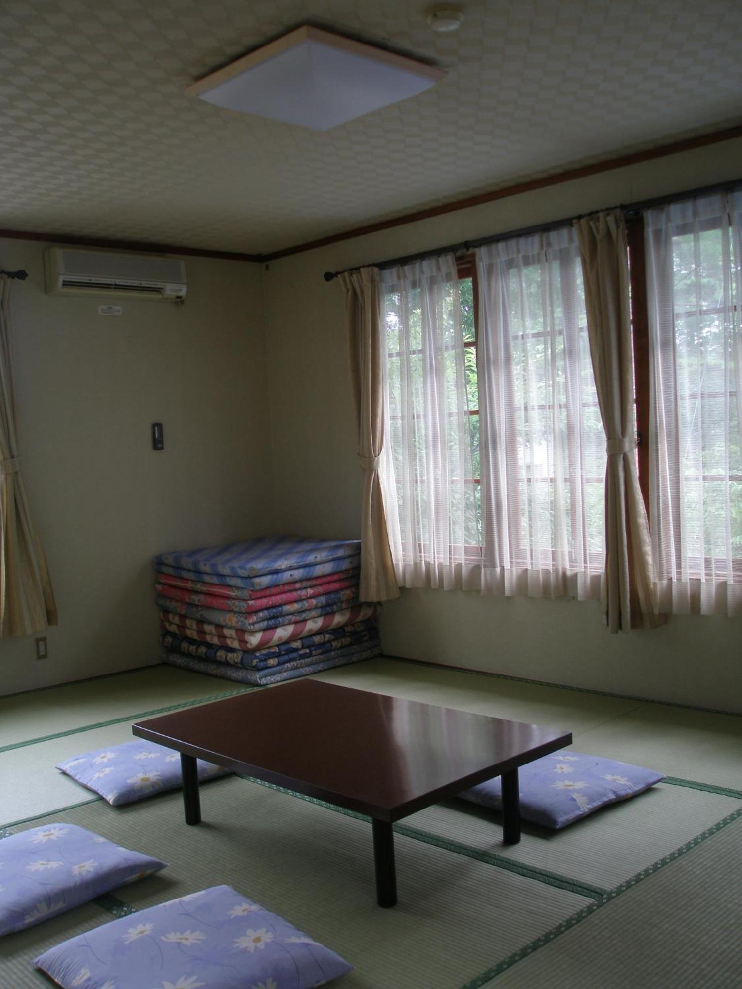 Alpine Wind Bed & Breakfast Hakuba Exterior photo