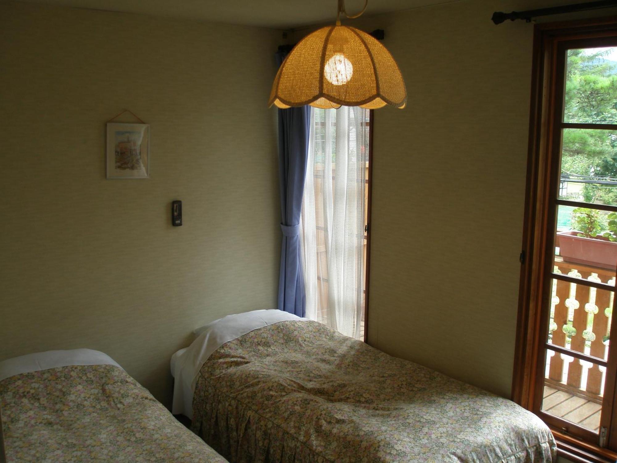Alpine Wind Bed & Breakfast Hakuba Exterior photo