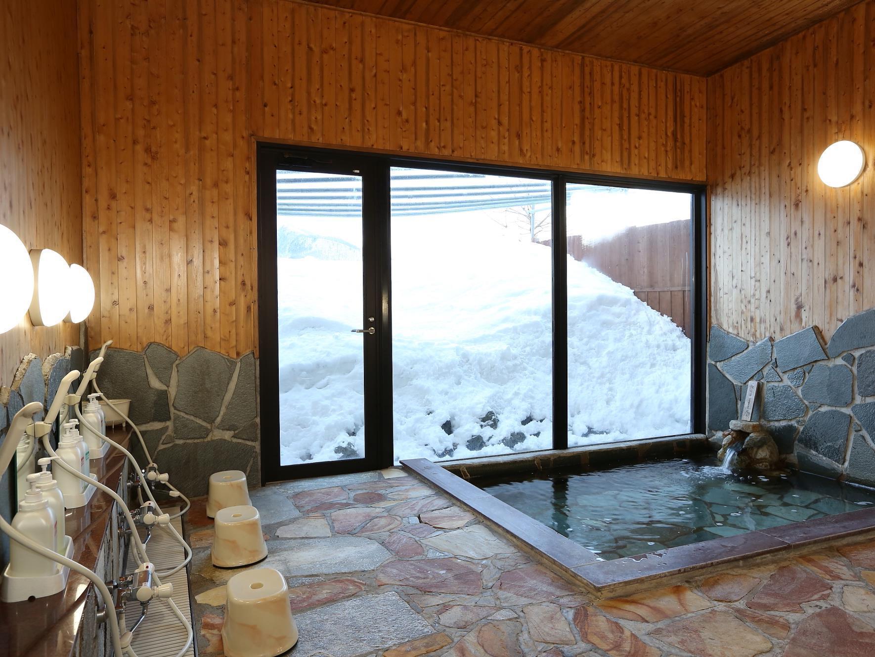 Alpine Wind Bed & Breakfast Hakuba Exterior photo