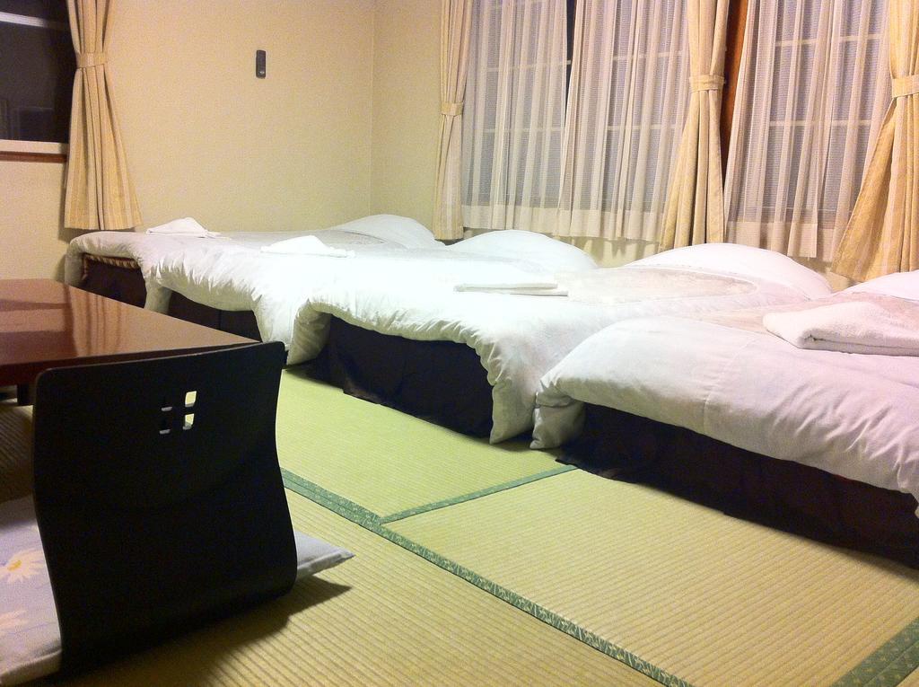 Alpine Wind Bed & Breakfast Hakuba Exterior photo