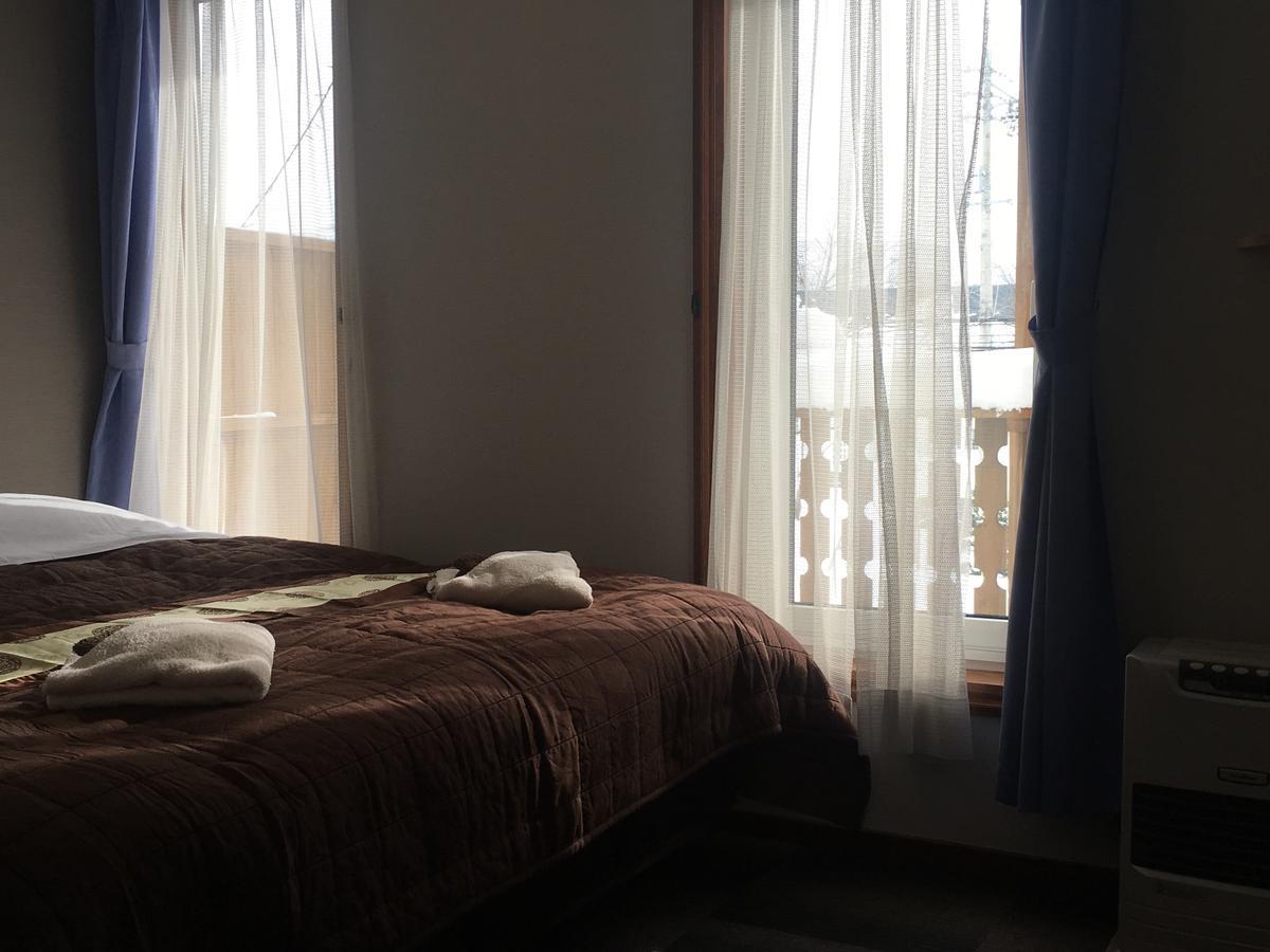 Alpine Wind Bed & Breakfast Hakuba Exterior photo