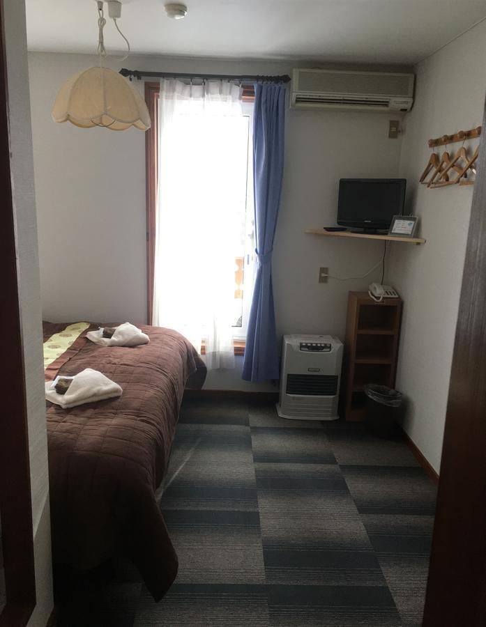 Alpine Wind Bed & Breakfast Hakuba Exterior photo